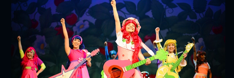 Strawberry Shortcake on tour!